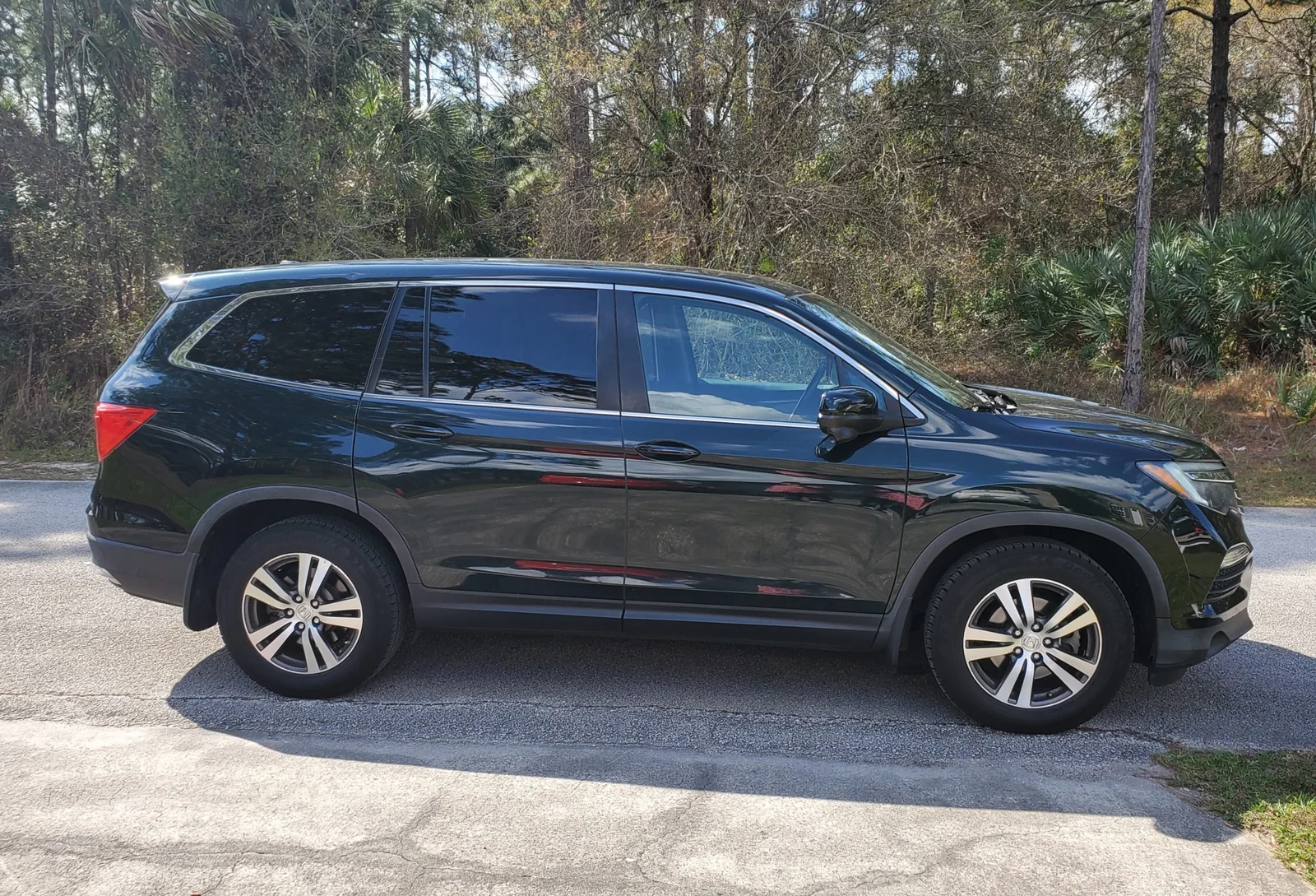 Executive Limo & Taxi SUV for group transportation